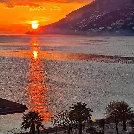 A Terrace On The Sea * Maiori